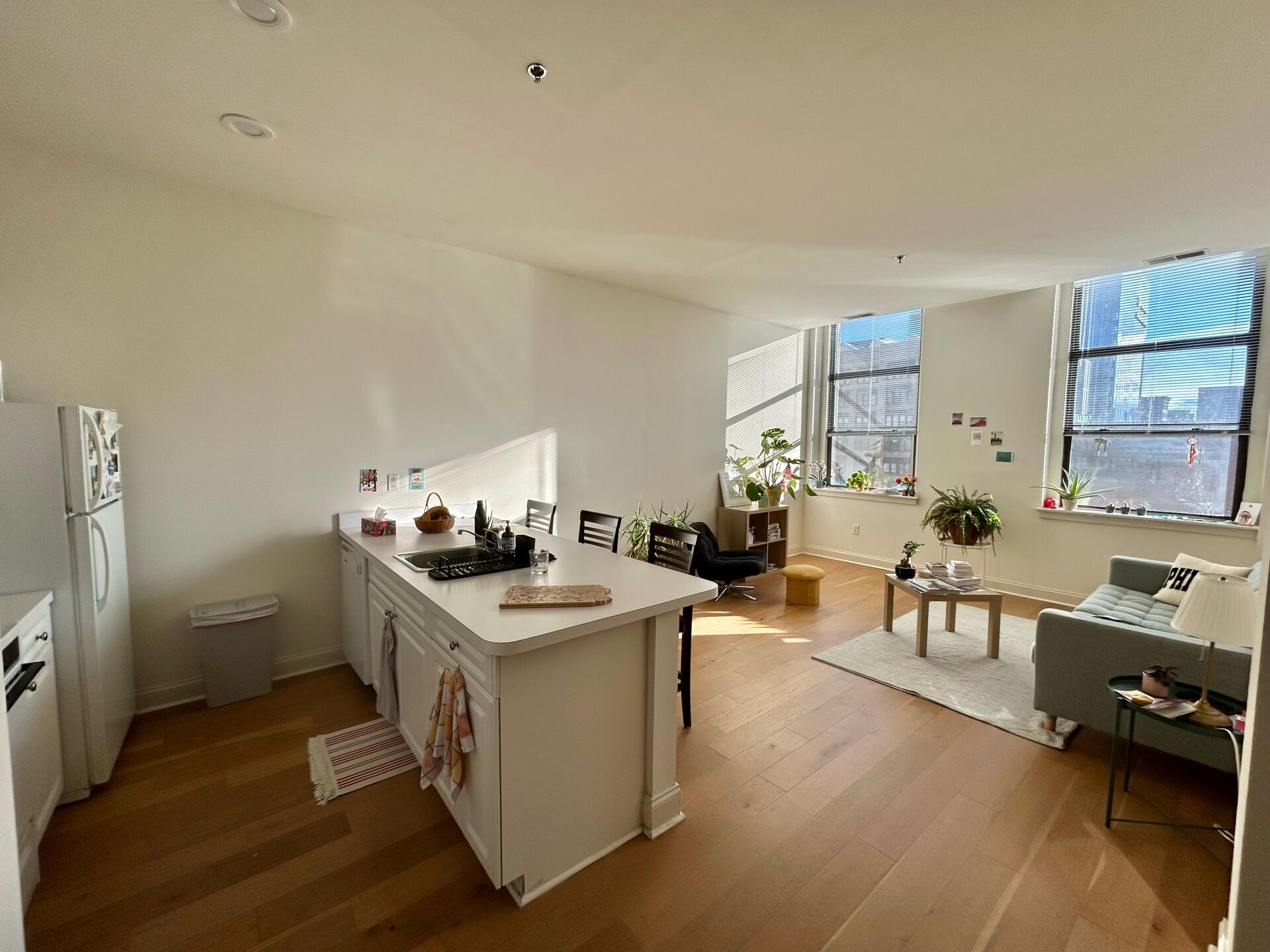 Échange Plymouth --> Toronto — Salon — photo 2 Échange Plymouth --> Toronto — Salon — photo 2